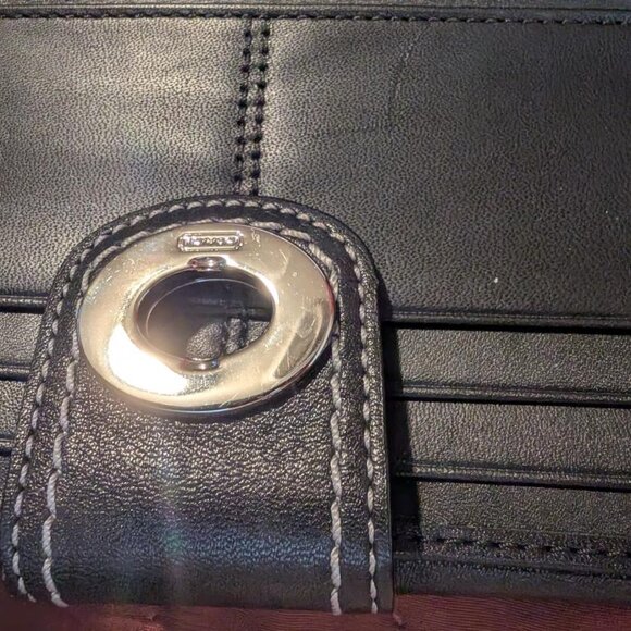 COACH BLACK LEATHER TURN LOCK LONG WALLET - Picture 8 of 10